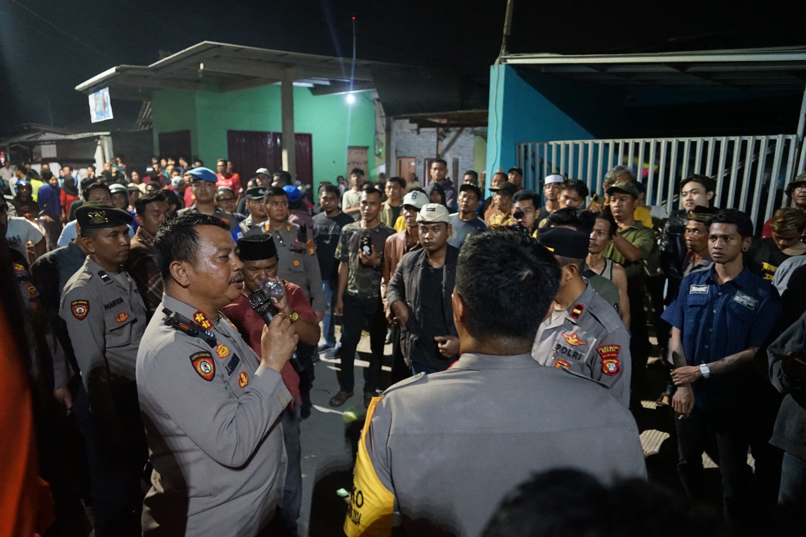 Terduga Pelaku Pencabulan di Pondok Pesantren Al-Qonaah Dievakuasi Polres Metro Bekasi