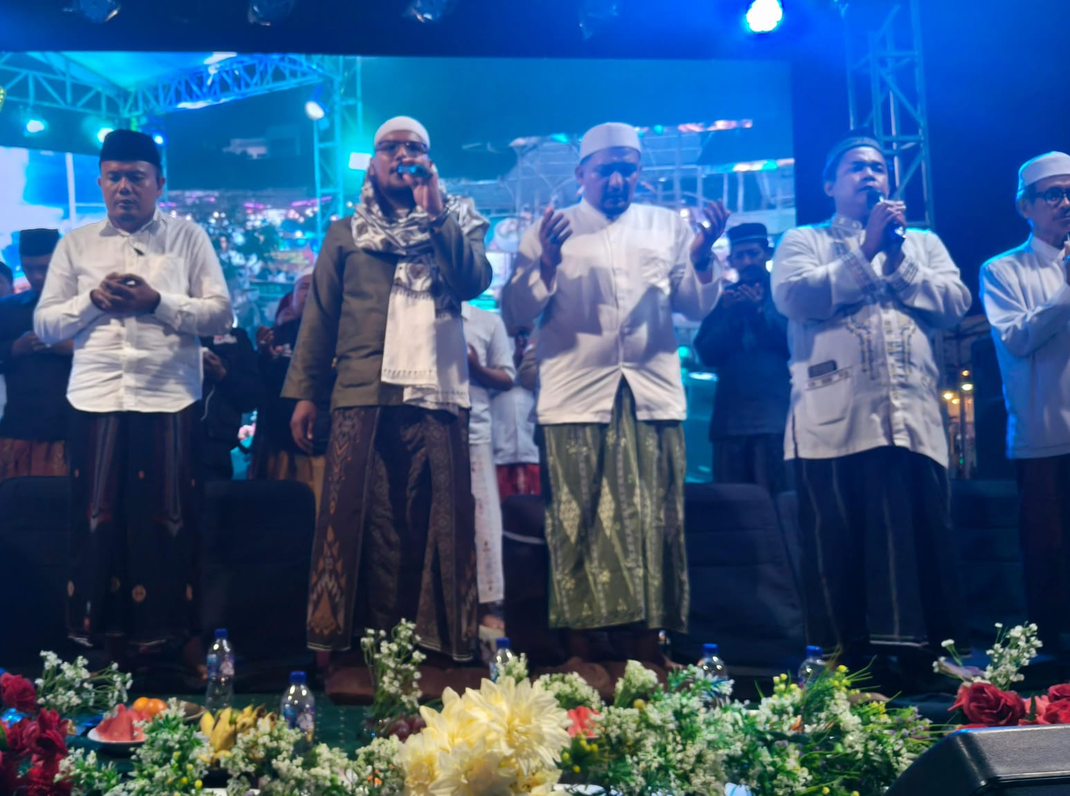 Aliansi Madura Indonesia Getarkan Serambi Ampel Dengan Sholawat 