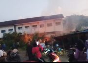 Diduga Akibat Bakar Sampah, Lahan Kosong Dekat SDN 01 Sindangmulya Terbakar dan Menjalar Habiskan Bangunan Kantin