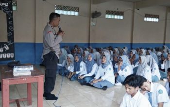 Antisipasi Kenakalan Pelajar, Polsek Cibarusah Berikan Bimbingan dan Penyuluhan di SMA Darul Mutaqin