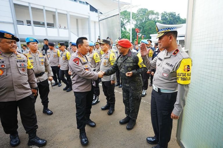 Pastikan Pengamanan Kunjungan Paus Fransiskus, Kapolri Tinjau Posko Ops Tribrata Jaya 2024