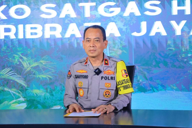 Pastikan Pengamanan Kunjungan Paus Fransiskus, Kapolri Tinjau Posko Ops Tribrata Jaya 2024