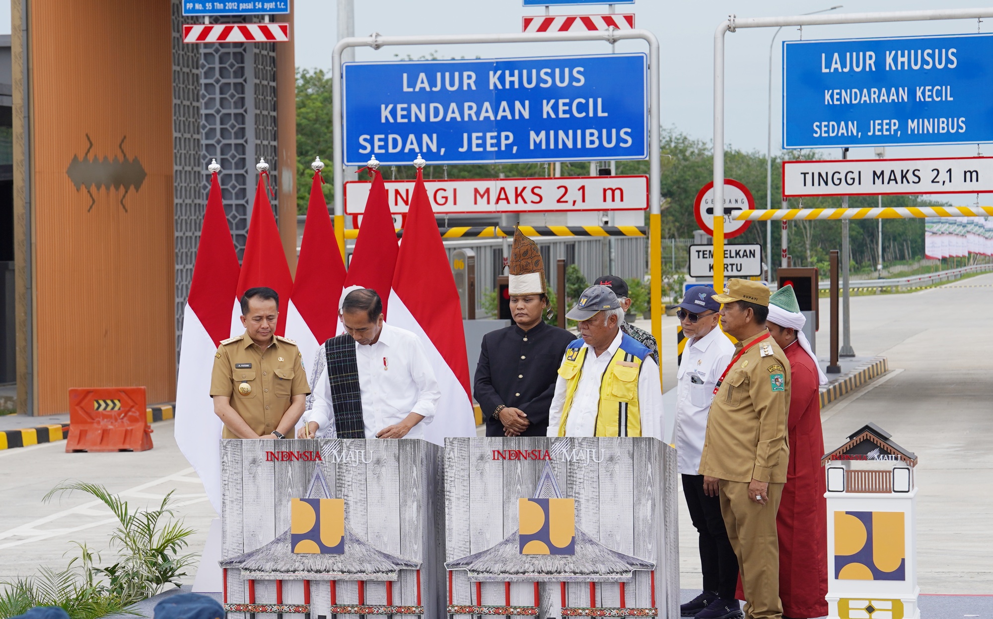 Presiden Jokowi Resmikan 3 Seksi Pada Ruas Tol di Sumatra Utara