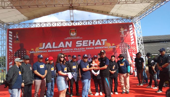 KPU Konkep Beri Hadiah Pada Bupati Atas Partisipasi Mendukung Pilkada Damai 2024