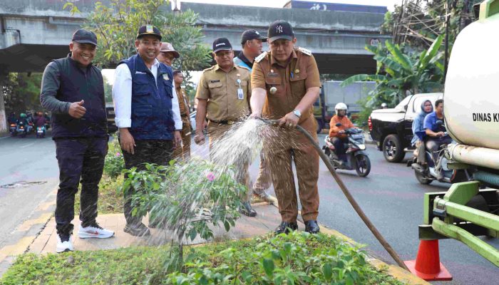 Percantik Jalan Kalimalang, Pemkab Bekasi Lakukan Program Penataan Taman Median