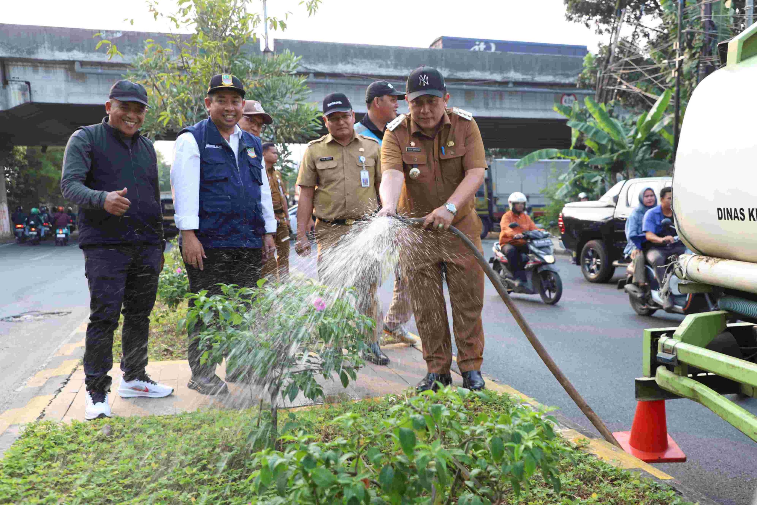 Percantik Jalan Kalimalang, Pemkab Bekasi Lakukan Program Penataan Taman Median