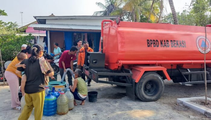 BPBD Kabupaten Bekasi Distribusikan 246.000 Liter Air Bersih untuk 29 Desa Terdampak Kekeringan