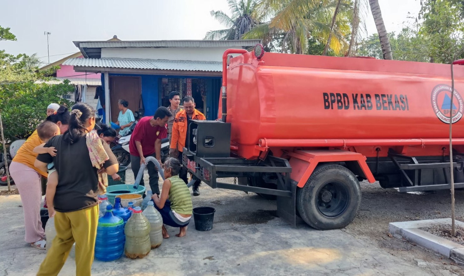 BPBD Kabupaten Bekasi Distribusikan 246.000 Liter Air Bersih untuk 29 Desa Terdampak Kekeringan