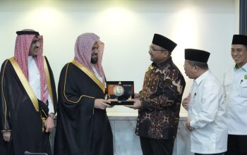 Bertemu Menag, Imam Masjid Nabawi Bawa Pesan dari Raja Salman