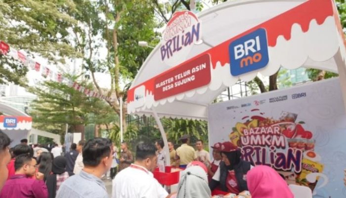 BRI Peduli Lingkungan dengan Reverse Vending Machine di BRILiaN Independence Week