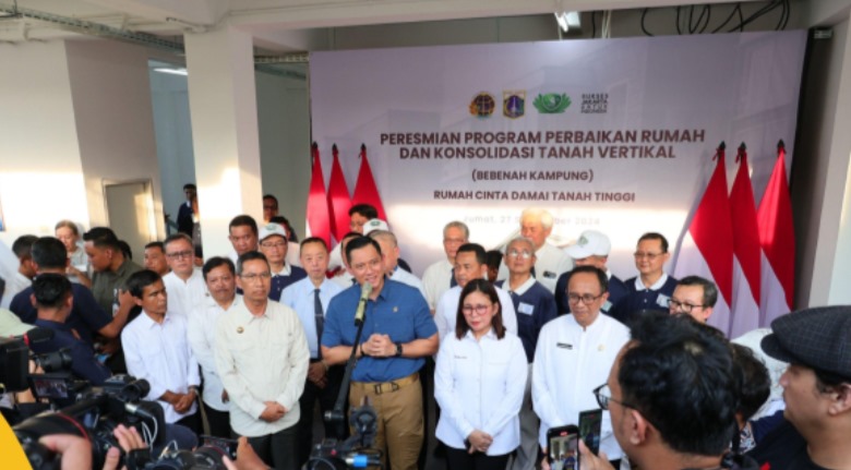 Kurangi Masalah Kekumuhan dan Kepadatan Penduduk, Menteri AHY Resmikan Program Perbaikan Rumah dan Konsolidasi Tanah Vertikal Rumah Susun Cinta Damai di Jakarta Pusat