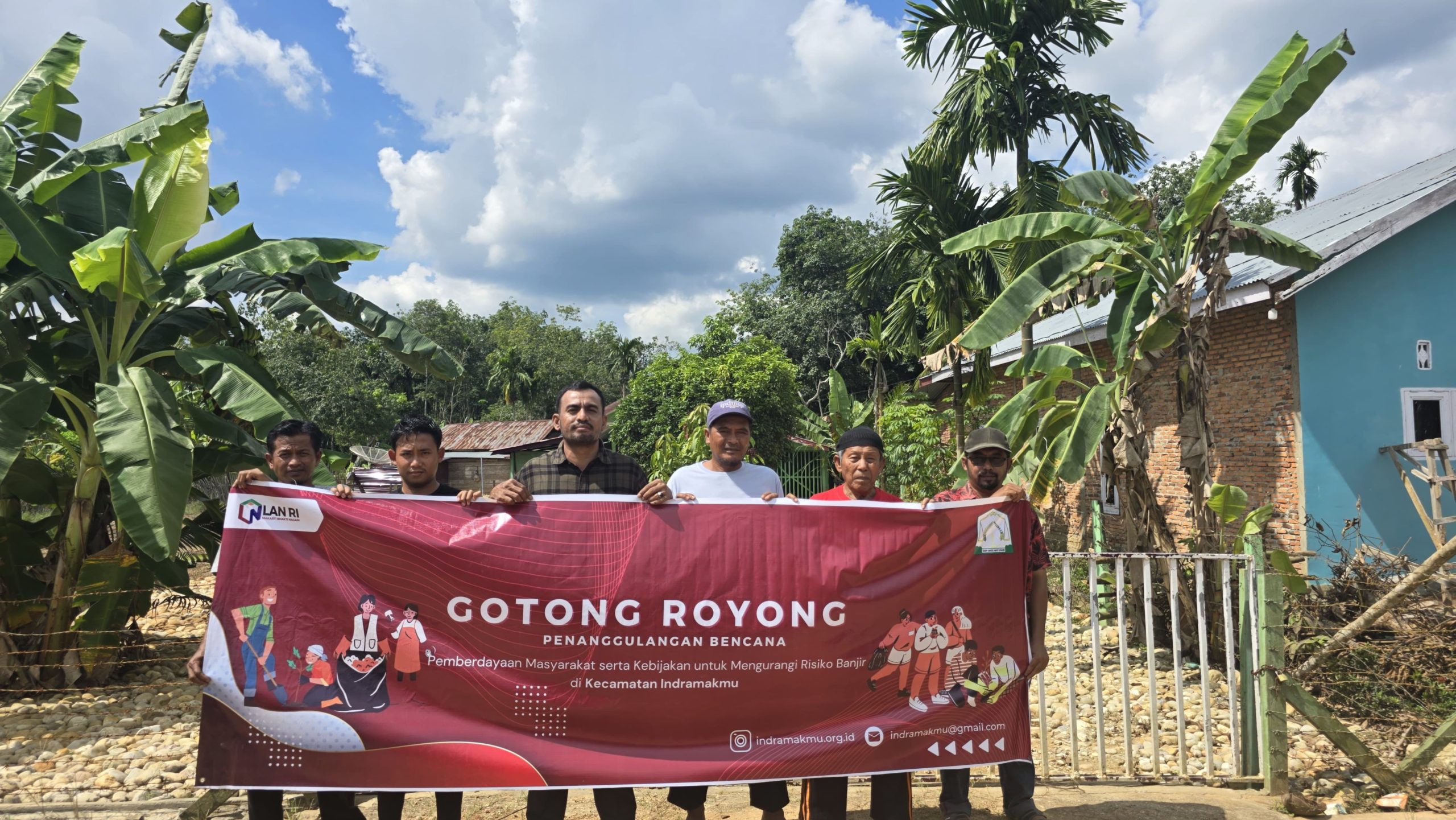 Camat Indra Makmu Gencarkan Kampanye Gotong Royong untuk Cegah Banjir melalui Kunjungan Rumah ke Rumah