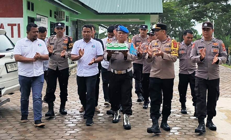 Kapolsek Banda Alam Aceh Timur Beri Ucapan Selamat HUT Ke 79 TNI Ke Kompi Yonif 111 Senapan C Raider