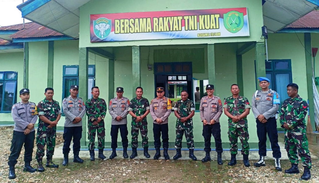 Kapolsek Indra Makmu Kunjungi Koramil 19/IDM Dan Beri Ucapan HUT TNI Ke-79