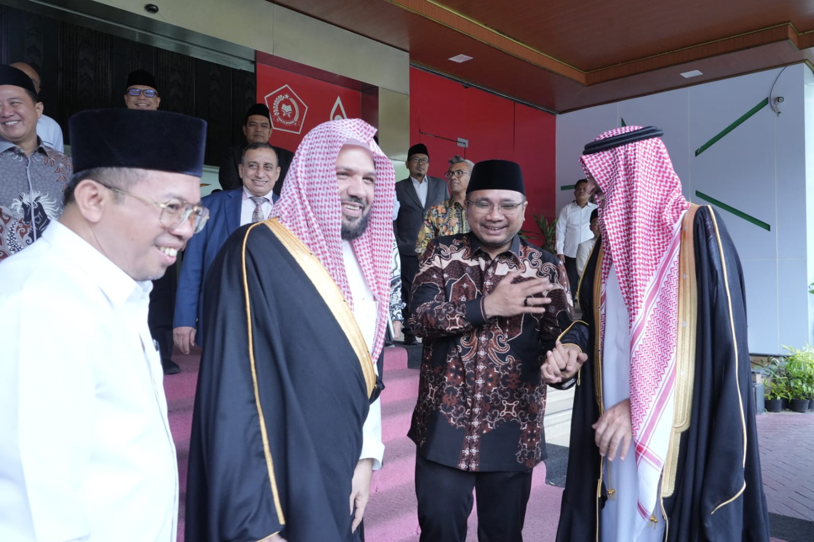 Bertemu Menag, Imam Masjid Nabawi Bawa Pesan dari Raja Salman