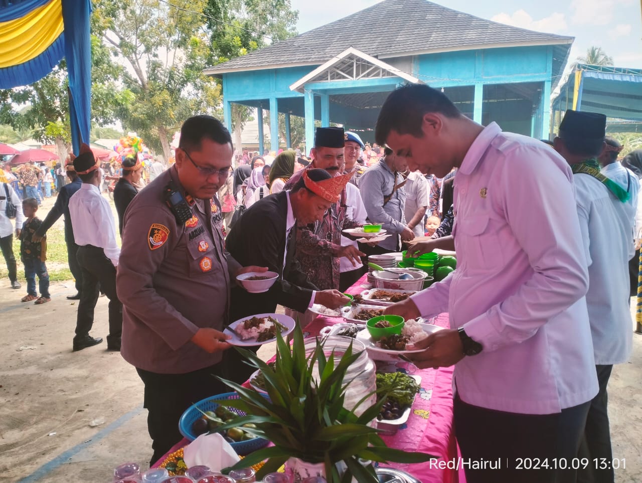 Polsek Tanah Abang Hadiri Acara Sedekah Adat di Desa Sedupi PALI