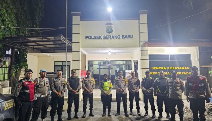 Polsek Setu, Polsek Cibarusah dan Polsek Serang Baru Patroli Gabungan Antisipasi Guantibmas di Kecamatan Serang Baru