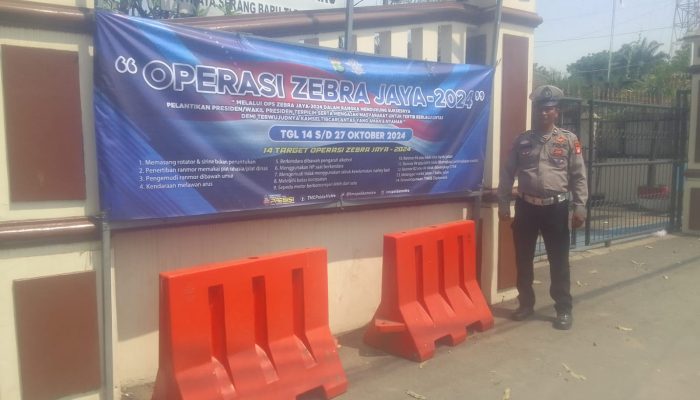 Polsek Serang Baru Pasang Spanduk Sosialisasi Operasi Zebra Jaya 2024