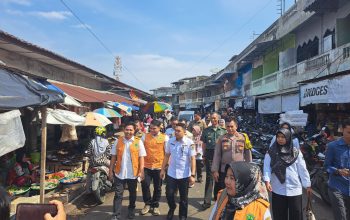 Polres PALI Bersama Instansi Terkait Mengadakan Sidak Pemantauan Harga livebird (LB) di Pasar Inpres Pendopo