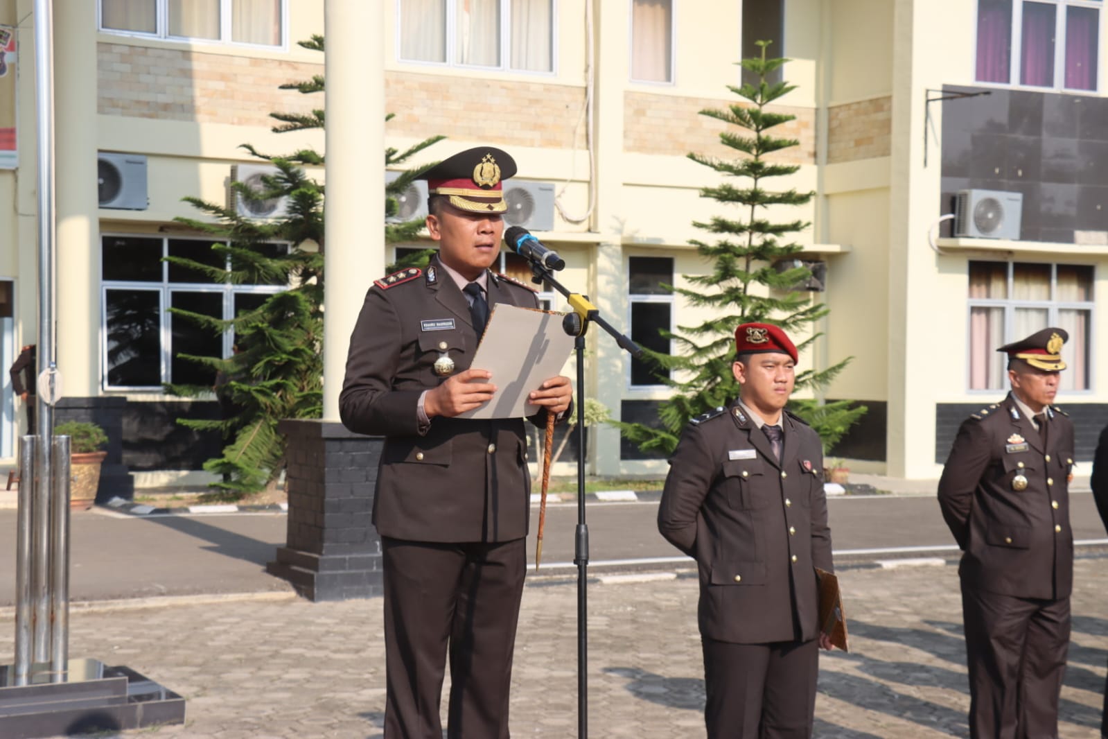 Polres PALI Menggelar Upacara Memperingati Hari Sumpah Pemuda ke-96 di Halaman Mapolres