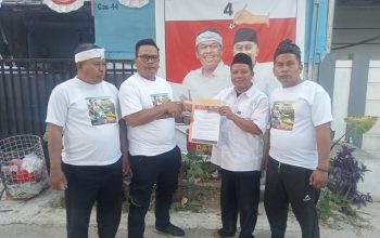 Menangkan Cagub Dedi Mulyadi Ketua DPD Gadil Kabupaten Bekasi Serahkan SK DPC Kecamatan