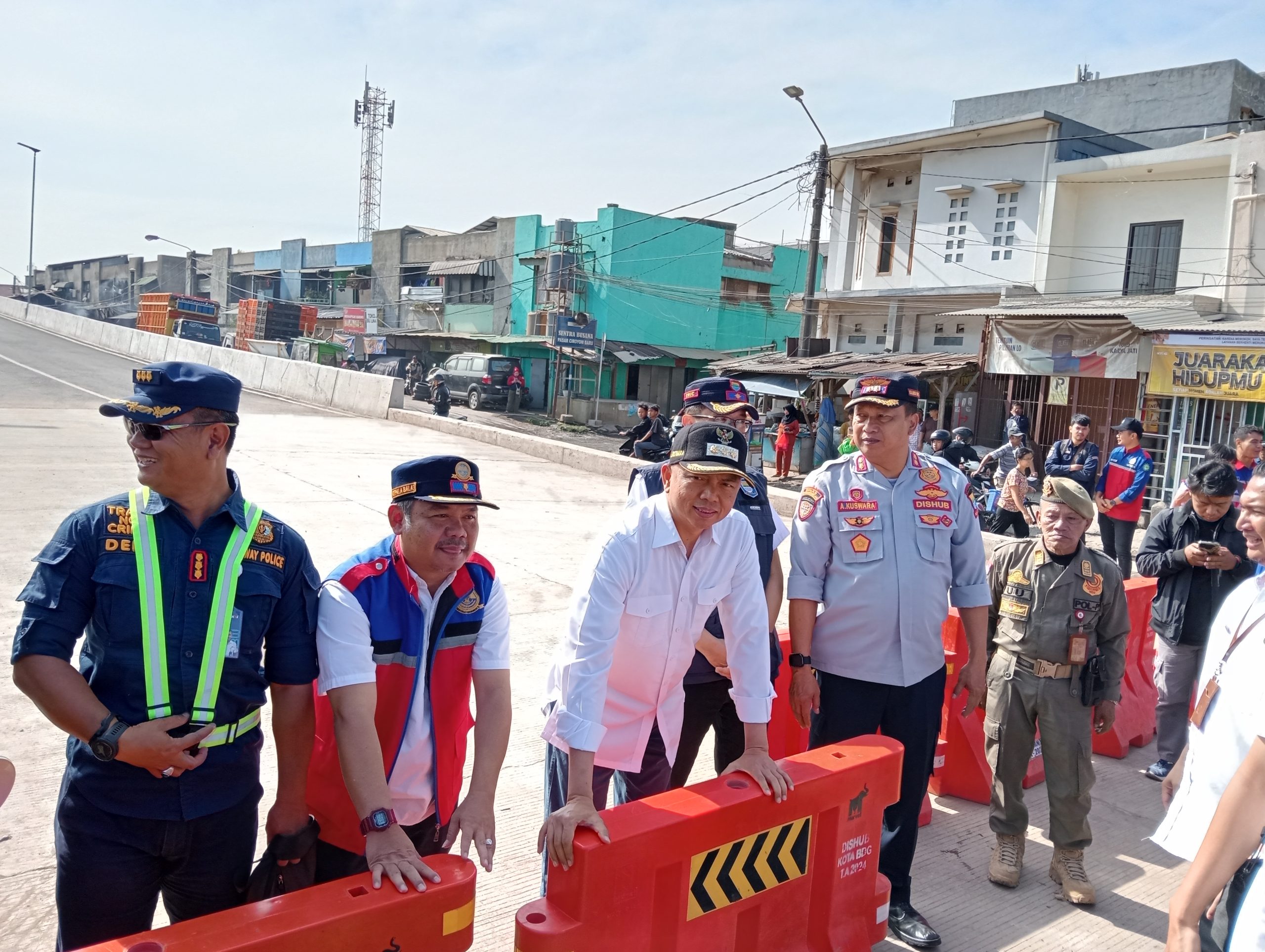 "Setelah Sekian Lama Tidak Beroperasi Fly Over Ciroyom Akhirnya Resmi Beroperasi Kembali"