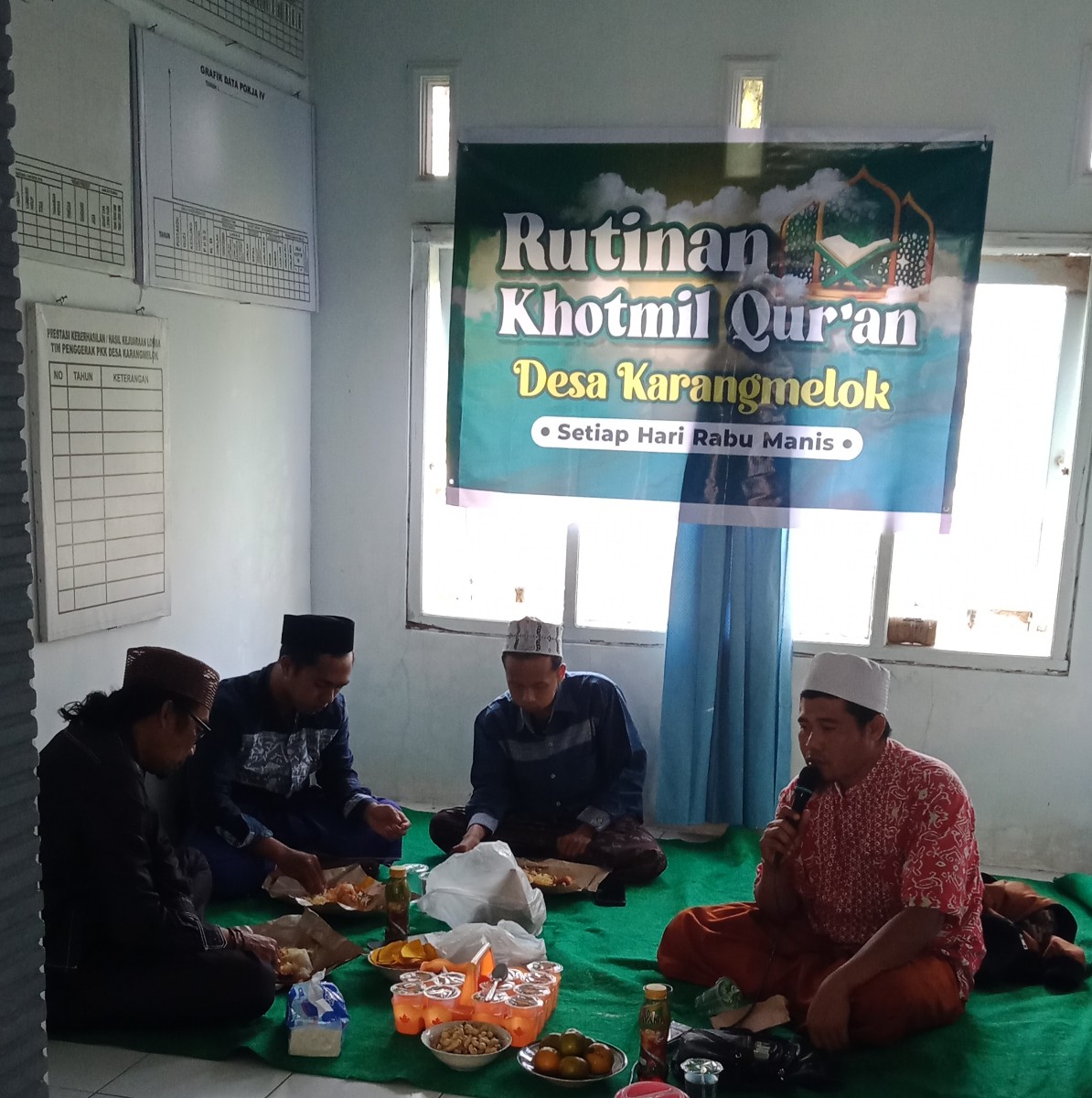 Jam'iyah Tahfidzul Qur'an dari Berbagai Pondok Pesantren Mengaji Bersama Masyarakat di Baldes Karangmelok