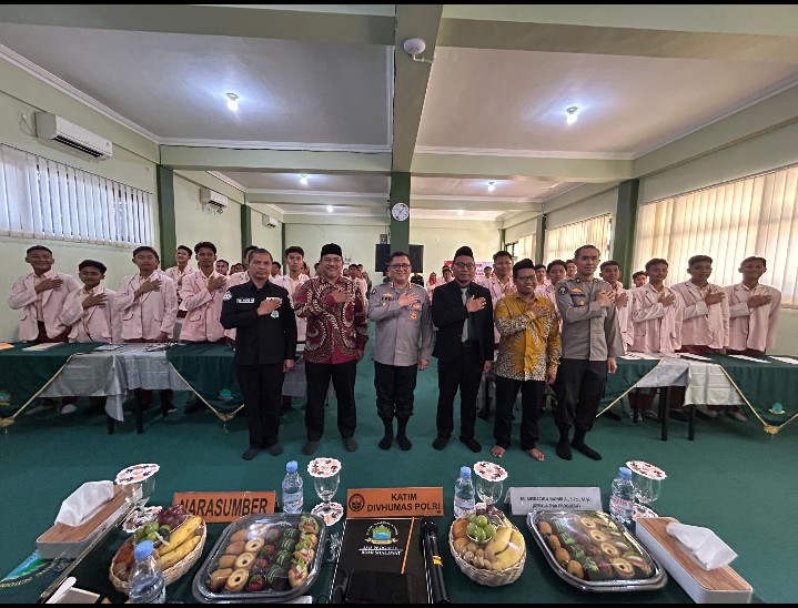 Divisi Humas Polri Gelar Sosialisasi Bahaya Radikalisme di Ponpes Bumi Sholawat Sidoarjo*