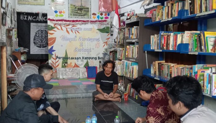 Botjah Angon Berikan Apresiasi Kepada Enam Tokoh Pegiat di Bekasi