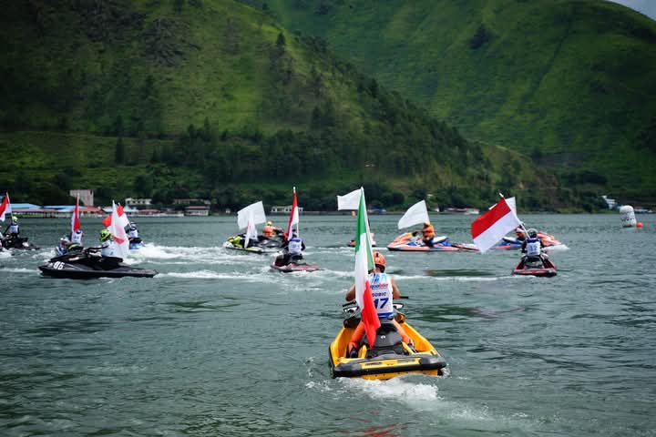 Hari Pertama Aquabike Jetski World Championship 2024 di Danau Toba Berjalan Sukses