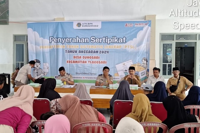 Penyerahan Sertifikat PTSL 2024 di Desa Gunosari, Kecamatan Tlogosari Bondowoso