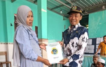 Badan Pertanahan Nasional (BPN) kabupaten Bondowoso Serahkan Sertifikat Hasiil Pendaftaran Tanah Sistematis Lengkap-PTSL