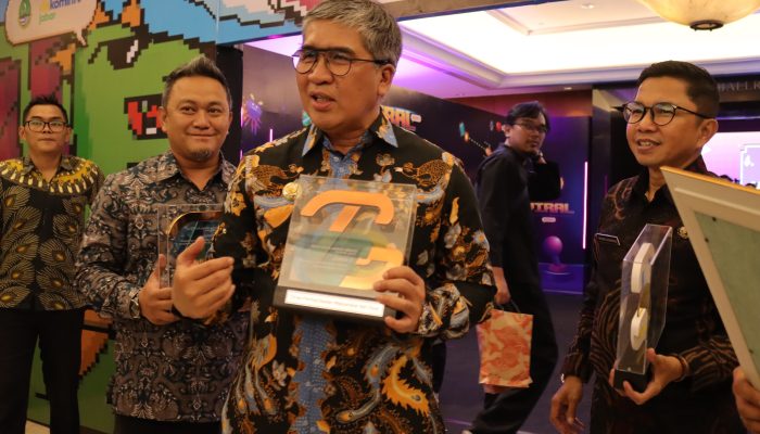 Pemkot Cimahi Raih 2 Penghargaan Satu Data Jabar Awards tahun 2024