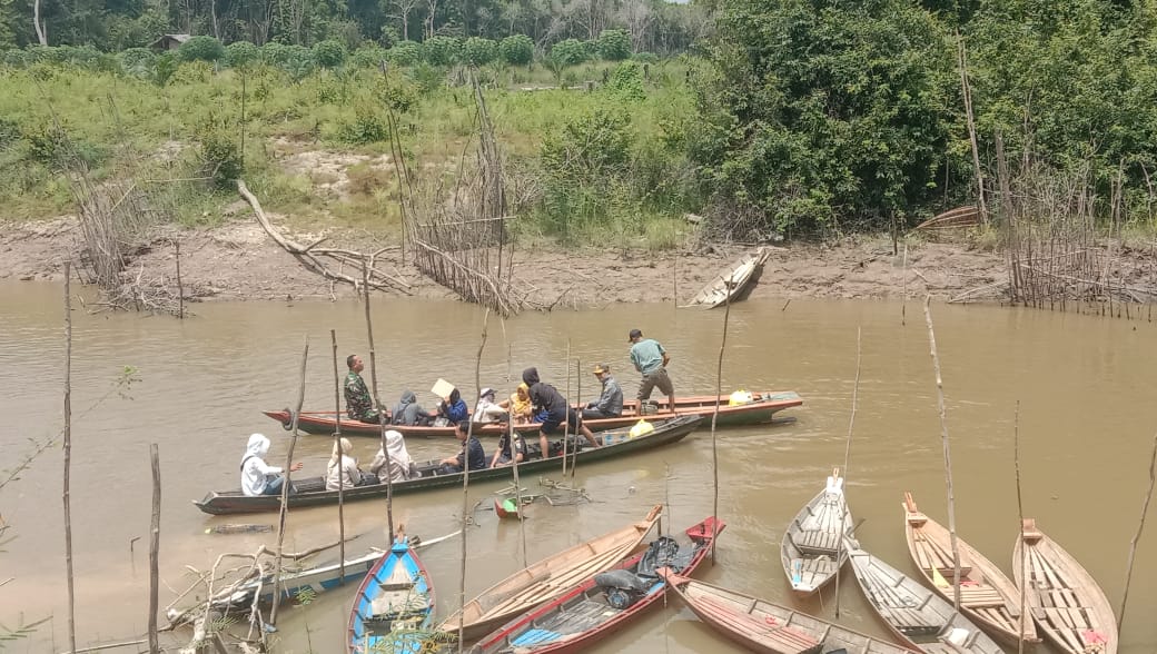 Polres PALI Gelar Patroli Gabungan Untuk Memantau Wilayah Perairan Yang Menjadi Titik Rawan Penggunaan API Terlarang, di Sungai Penukal