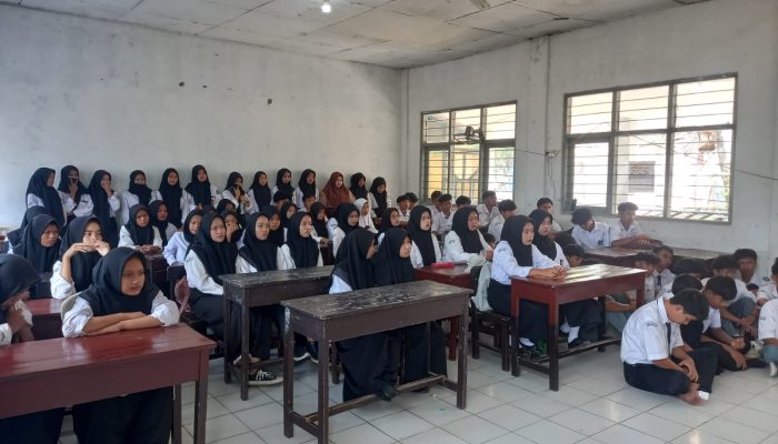 Polsek Serang Baru Sosialisasi Bahaya Narkoba, Tawuran dan Bullying di SMP Asyifa