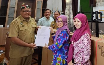 Fakultas kedokteran Universitas Jember Berikan 3 Smart TV ke RSDK