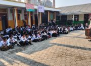 Police Goes to School Polsek Serang Baru di SMP Al-Falah