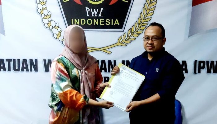 Korban Konten Porno Petinggi Yayasan Unisma Bekasi, Mengadu ke PWI di Kota Bekasi