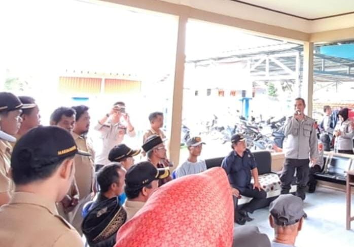 Polres PALI Menggelar Jum'at Curhat di Desa Panta dewa