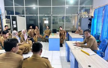 Kadis Kominfo Lampung Utara Gunaido Uthama, S.IP., M.H. Pimpin Rapat Staf Bulanan Tekankan Kedisiplinan dan Pengelolaan Dokumen