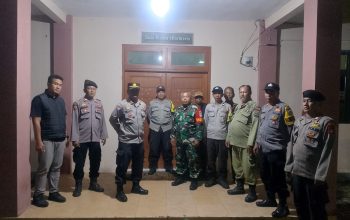 Polsek Cibarusah Lakukan Pengamanan di Gudang Logistik Pilkada 2024 Kecamatan Cibarusah