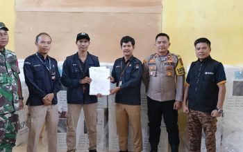 Polsek Penukal Utara Melakukan Pengawalan Ketat Terhadap Pendistribusian Logistik Pilkada di Kecamatan Penukal Utara