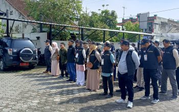 Patroli Pengawasan Masa Tenang di Kecamatan Sukaresmi: Memastikan Keteraturan Pemilu.