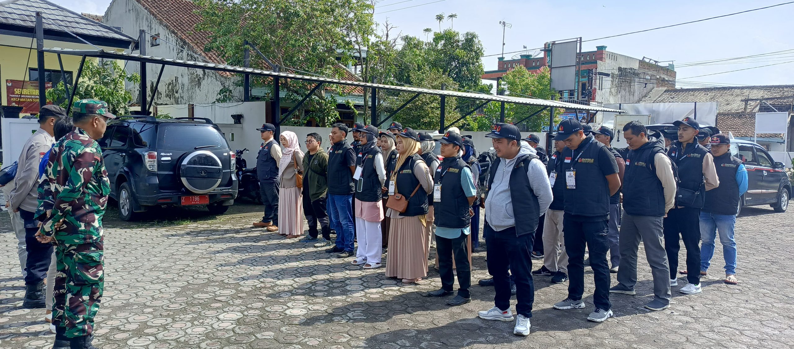 Patroli Pengawasan Masa Tenang di Kecamatan Sukaresmi: Memastikan Keteraturan Pemilu.