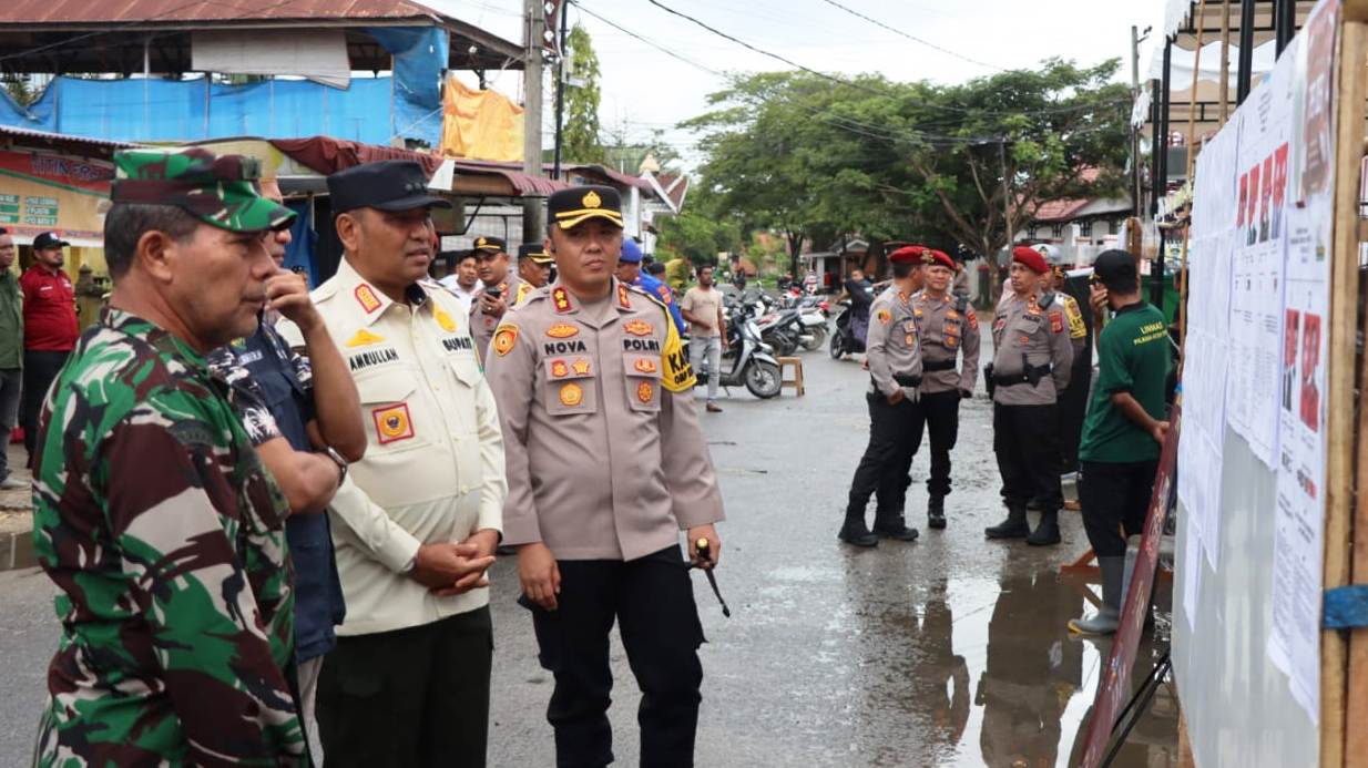 Kapolres Aceh Timur Bersama Forkopimda Pantau Ke Sejumlah Tempat Pemungutan Suara