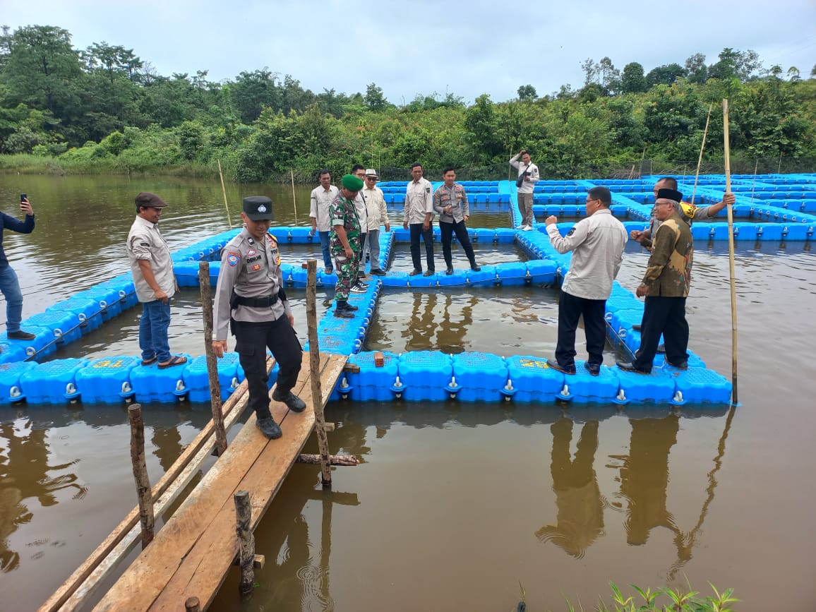 Polres PALI Dukung Penuh Program Kampung Baung di Kawasan Kelurahan Handayani Mulya