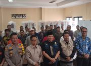Kapolsek Cibarusah Monitoring Pengamanan Rapat Pleno Rekapitulasi Hasil Pemungutan Suara Pilkada 2024. Kapolsek Cibarusah Monitoring Pengamanan Rapat Pleno Rekapitulasi Hasil Pemungutan Suara Pilkada 2024.