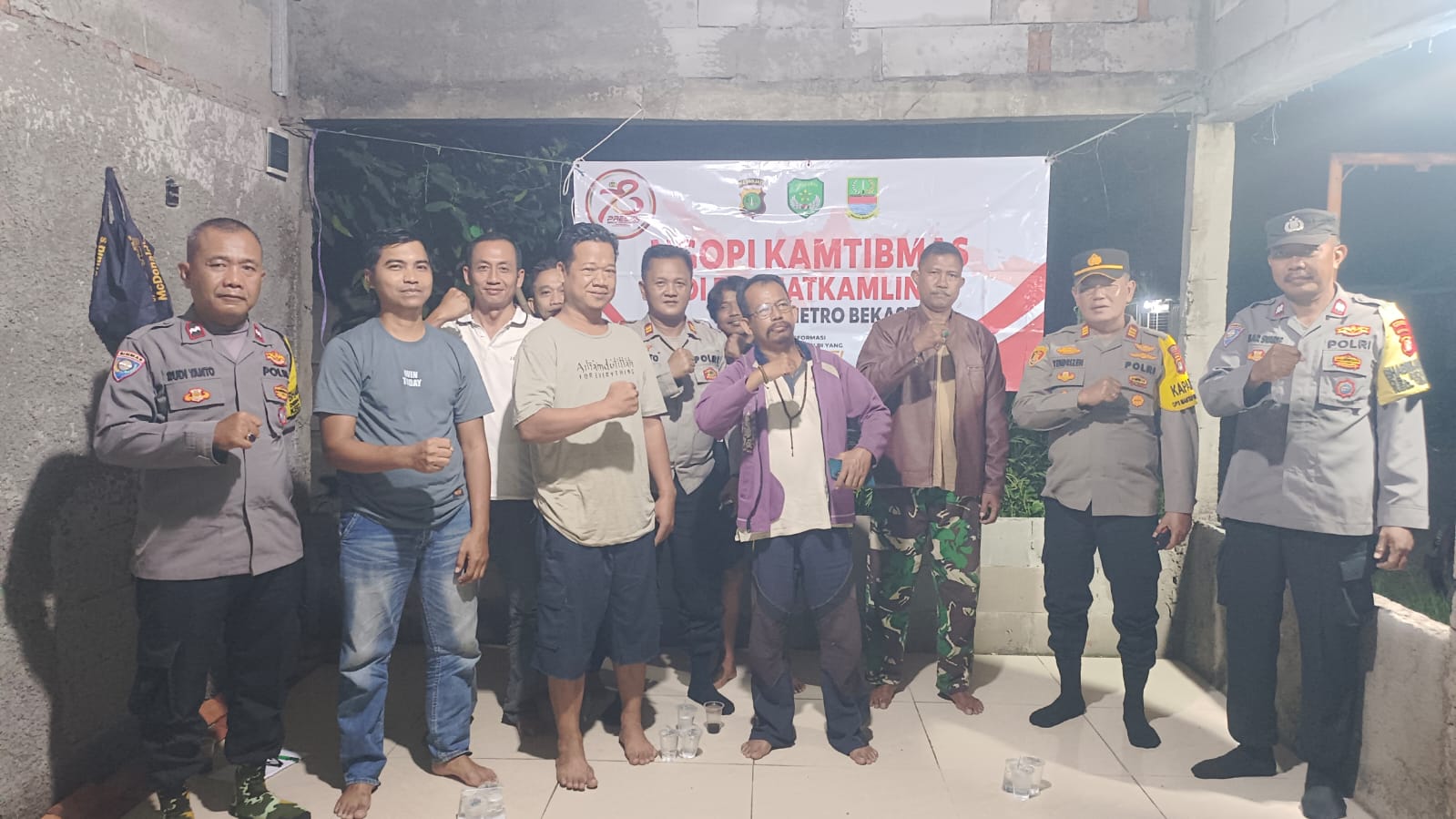 Polsek Cibarusah gelar Ngopi Kamtibmas bersama Warga Perumahan Bumi Cahaya Residen, Ajak Warga Jaga Persatuan dan Kesatuan Pasca Pemungutan Suara