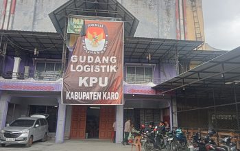 Sortir, Lipat, Dan Pengesetan Surat Suara di Gudang Komisi Pemilihan Umum (KPU) Kabupaten Karo