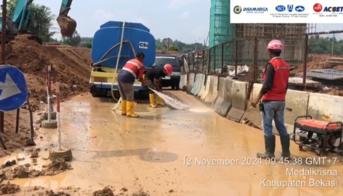 PT AdhiAcset KSO Tindaklanjuti Aduan Warga Terkait Jalan Banjir Sekitar Proyek Tol